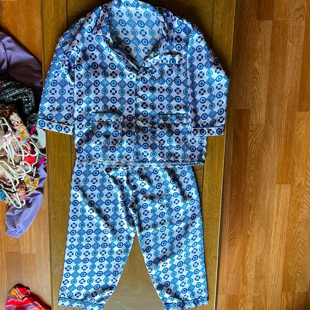 Silky kids pjs size 7/8